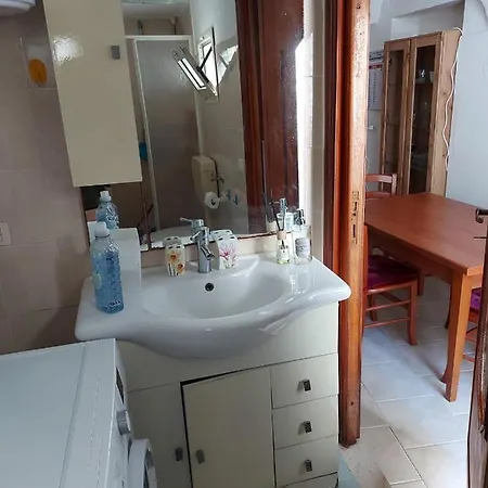 Appartamentino Con Cortile, Centro Storico Sassari